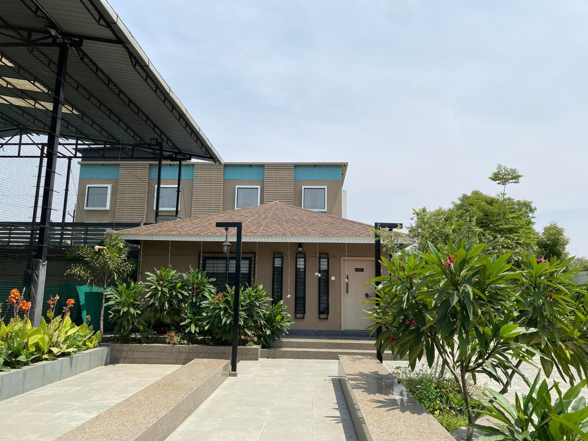 The Pavilion Park Resort Malegaon Bagian luar foto