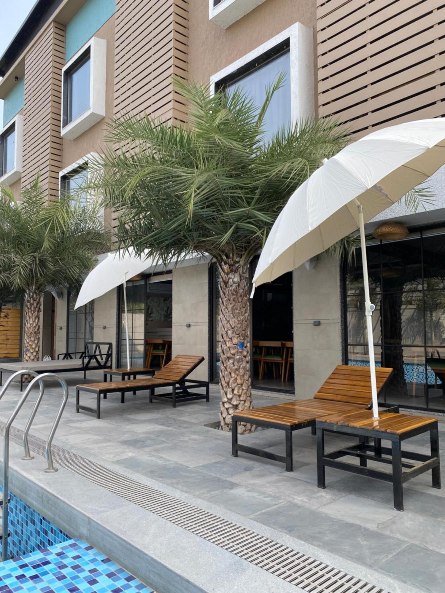 The Pavilion Park Resort Malegaon Bagian luar foto